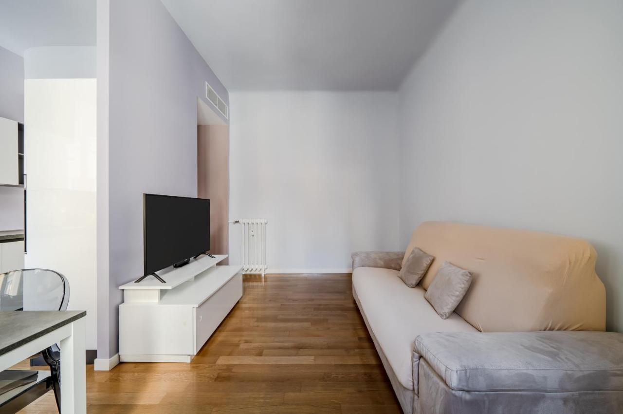 Lovely Apartment In Milano-Porta Romana W/ Balcony Exterior foto